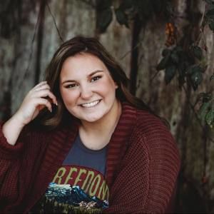 Meet your Posher, Chloe